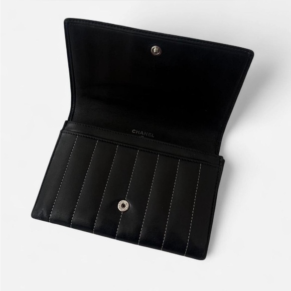 Vintage Chanel Quilted Lambskin Bifold Wallet - Picture 2 of 8